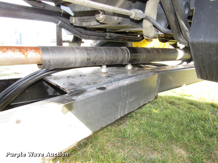 image for item DD2998 1996 John Deere 5500 MFWD tractor