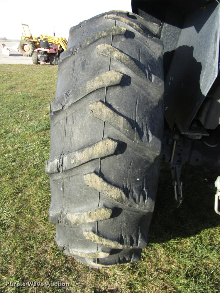 image for item DD2998 1996 John Deere 5500 MFWD tractor