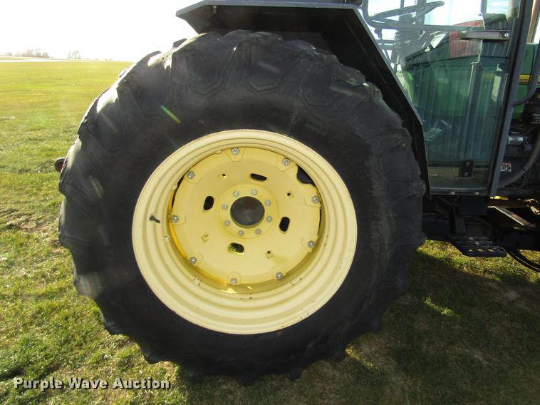 image for item DD2998 1996 John Deere 5500 MFWD tractor