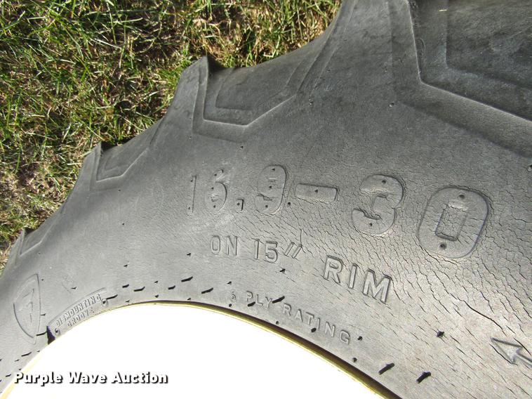 image for item DD2998 1996 John Deere 5500 MFWD tractor