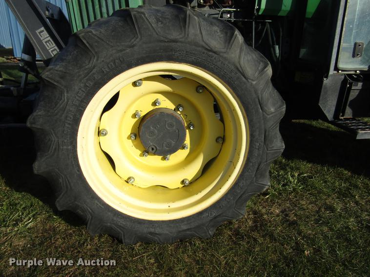 image for item DD2998 1996 John Deere 5500 MFWD tractor