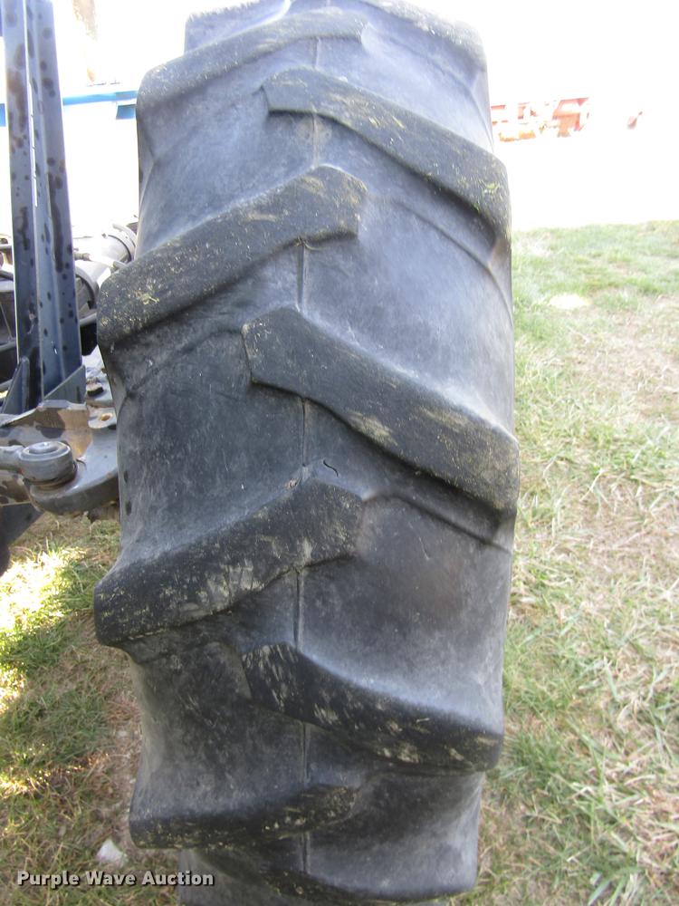 image for item DD2998 1996 John Deere 5500 MFWD tractor