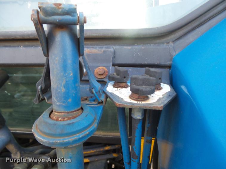 image for item DS9644 1997 New Holland 6635 tractor