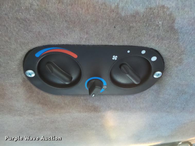 image for item DS9644 1997 New Holland 6635 tractor