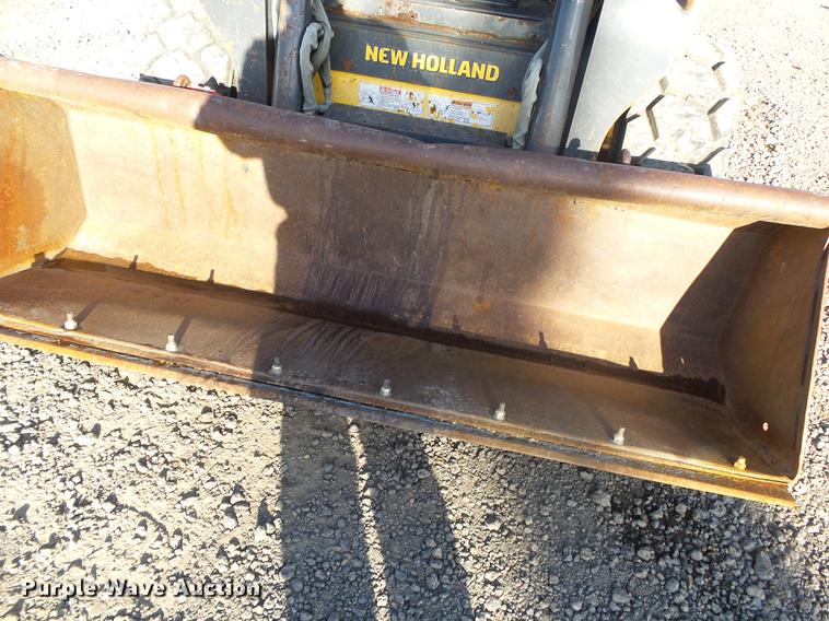 image for item DS9645 2012 New Holland L230 skid steer