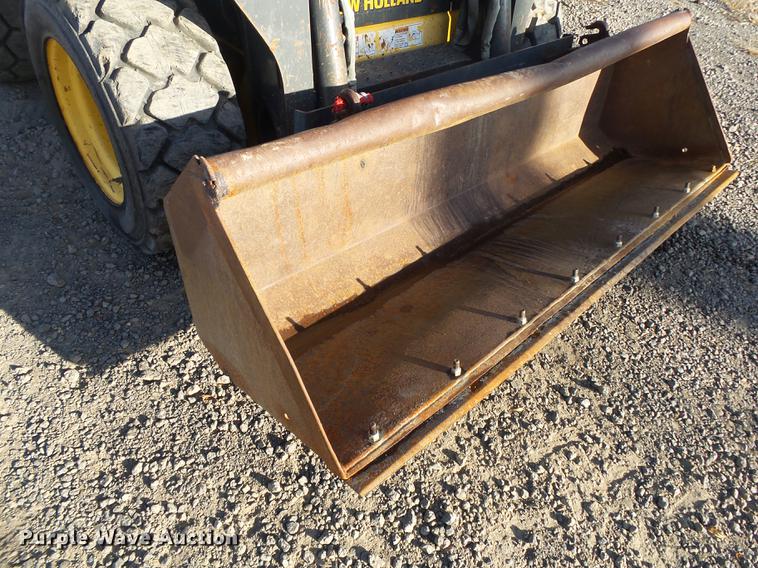 image for item DS9645 2012 New Holland L230 skid steer