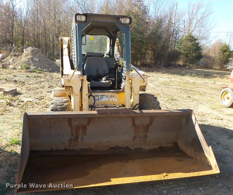 image for item DS9647 2005 Gehl 5640 skid steer