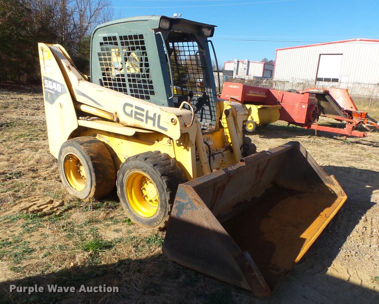 image for item DS9647 2005 Gehl 5640 skid steer