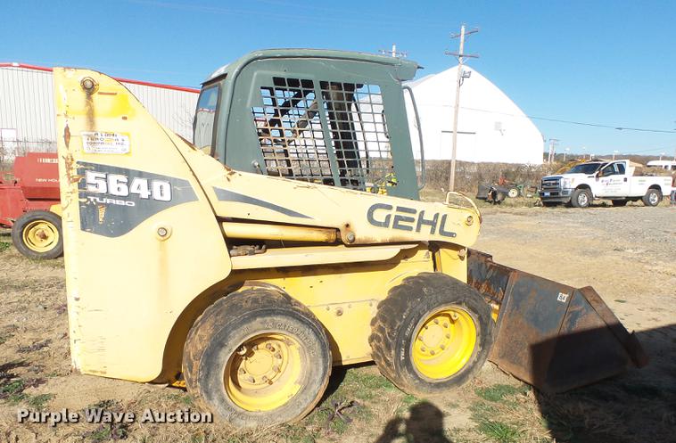 image for item DS9647 2005 Gehl 5640 skid steer