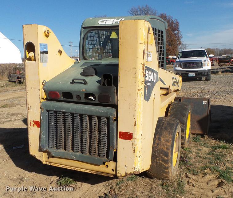 image for item DS9647 2005 Gehl 5640 skid steer