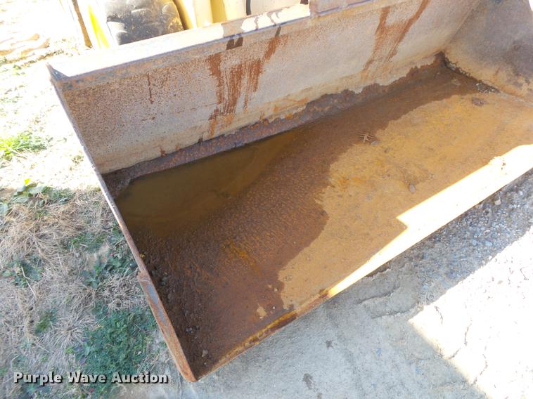 image for item DS9647 2005 Gehl 5640 skid steer