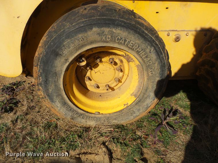 image for item DS9647 2005 Gehl 5640 skid steer