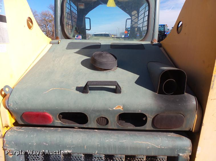 image for item DS9647 2005 Gehl 5640 skid steer