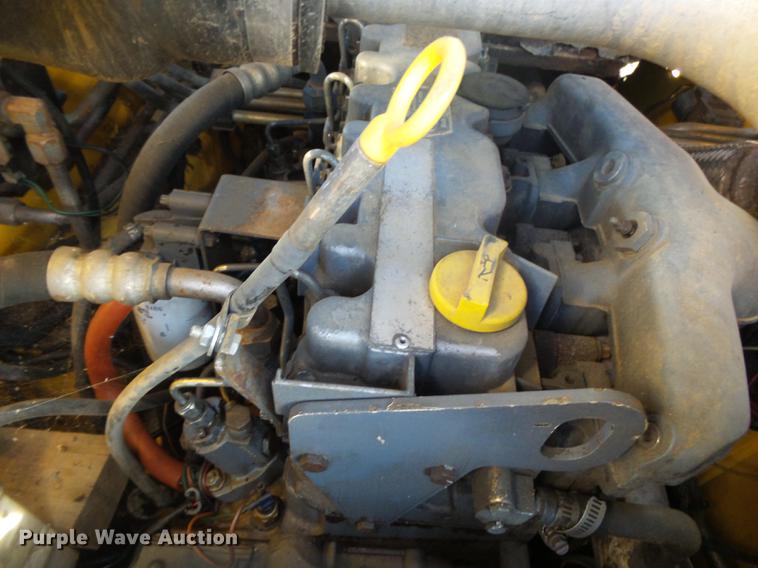 image for item DS9647 2005 Gehl 5640 skid steer