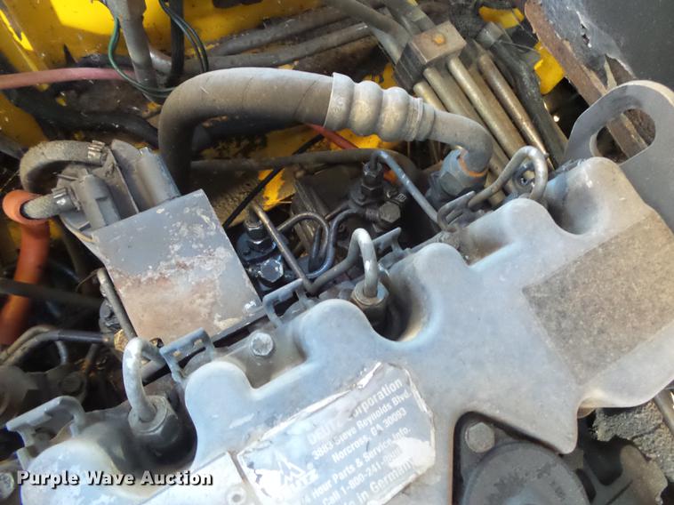 image for item DS9647 2005 Gehl 5640 skid steer