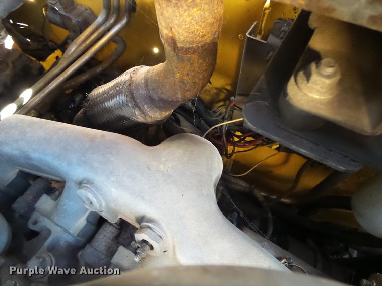 image for item DS9647 2005 Gehl 5640 skid steer