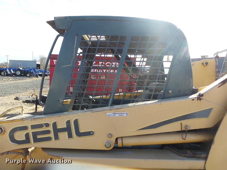 image for item DS9647 2005 Gehl 5640 skid steer