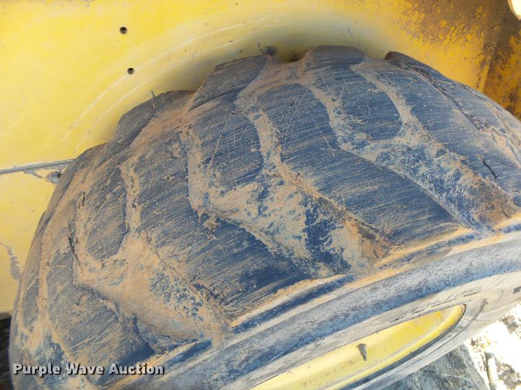 image for item DS9647 2005 Gehl 5640 skid steer