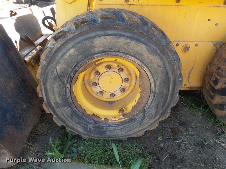 image for item DS9647 2005 Gehl 5640 skid steer