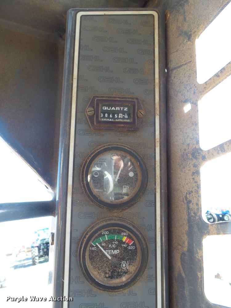image for item DS9647 2005 Gehl 5640 skid steer