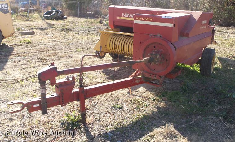 image for item DS9648 1988 New Holland 311 square baler