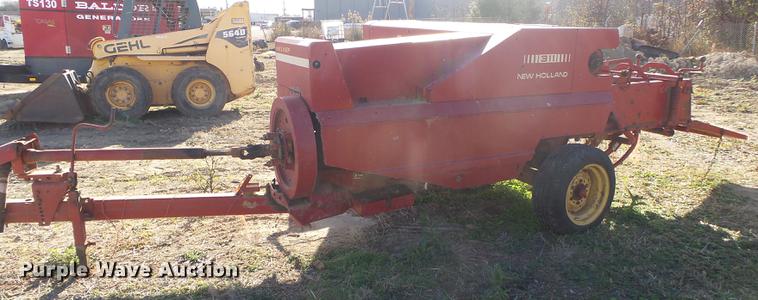 image for item DS9648 1988 New Holland 311 square baler