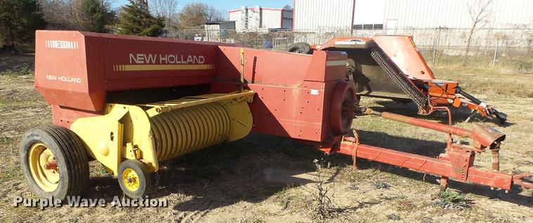 image for item DS9648 1988 New Holland 311 square baler
