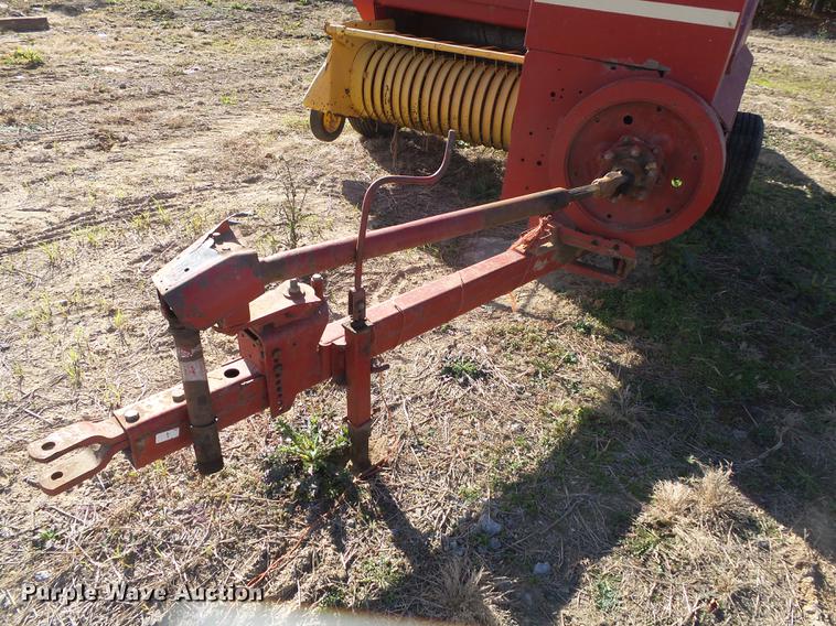 image for item DS9648 1988 New Holland 311 square baler