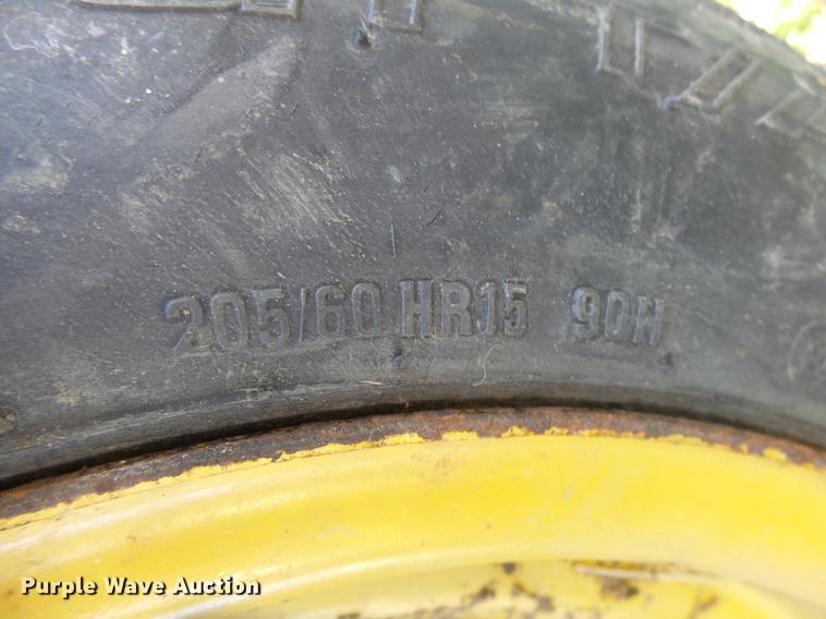 image for item DS9648 1988 New Holland 311 square baler