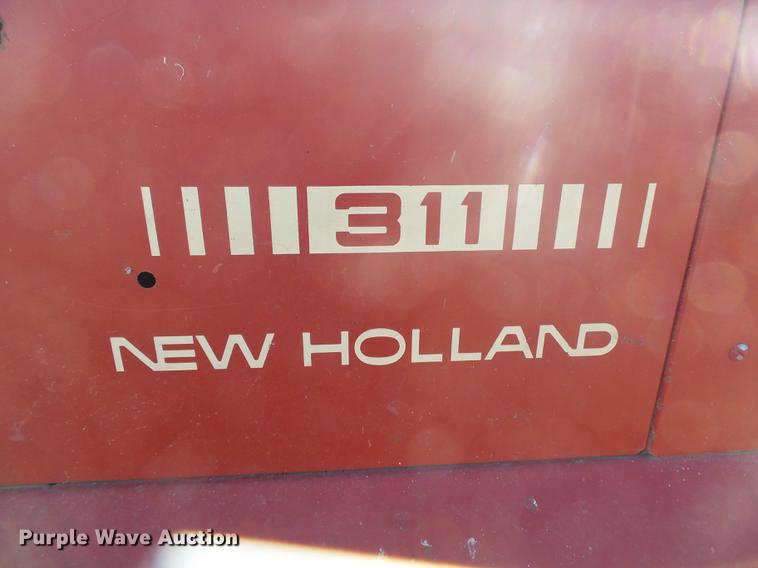 image for item DS9648 1988 New Holland 311 square baler