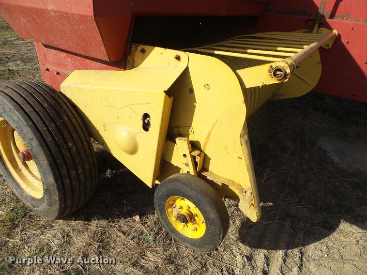 image for item DS9648 1988 New Holland 311 square baler
