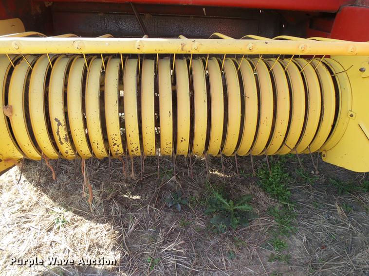 image for item DS9648 1988 New Holland 311 square baler