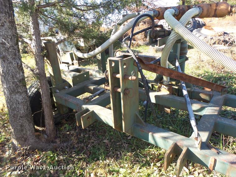 image for item DT9944 Liquid fertilizer applicator toolbar