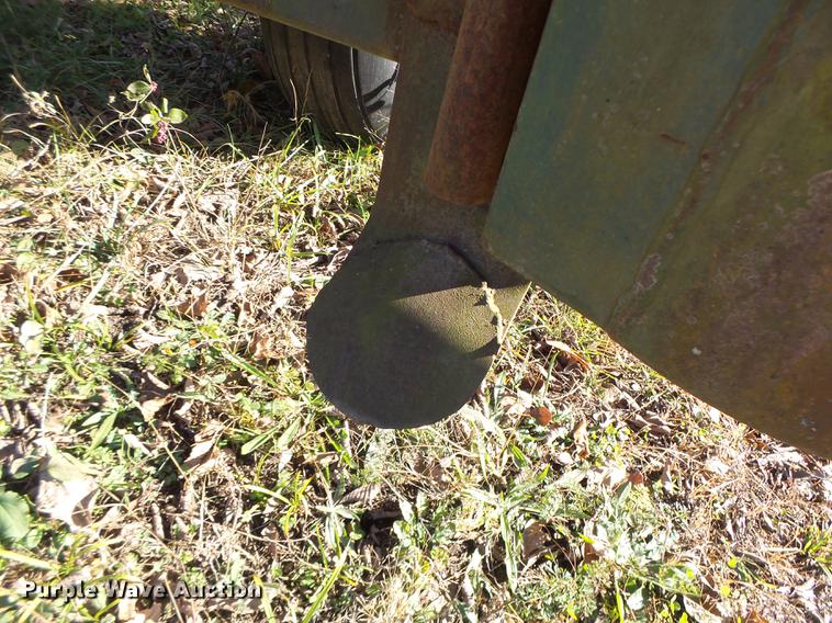 image for item DT9944 Liquid fertilizer applicator toolbar