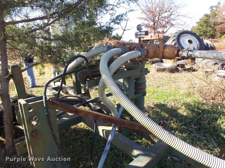 image for item DT9944 Liquid fertilizer applicator toolbar