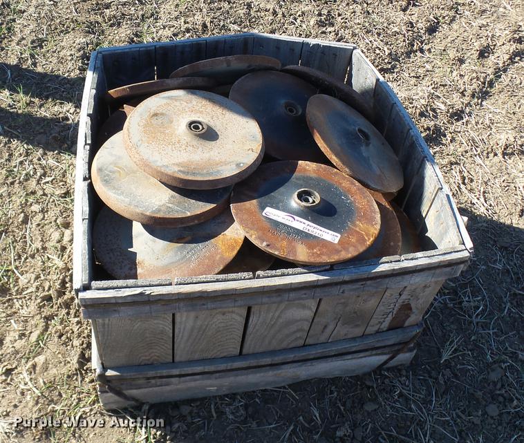 image for item DX9310 (48) John Deere cast iron closing wheels