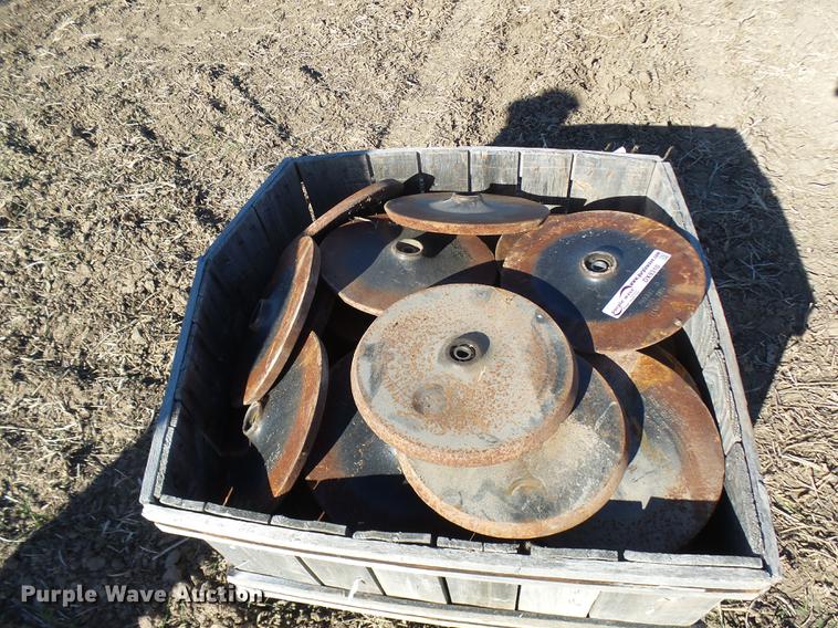 image for item DX9310 (48) John Deere cast iron closing wheels