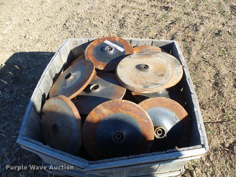 image for item DX9310 (48) John Deere cast iron closing wheels