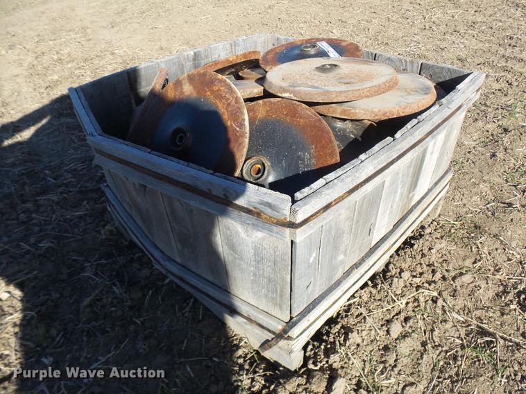 image for item DX9310 (48) John Deere cast iron closing wheels