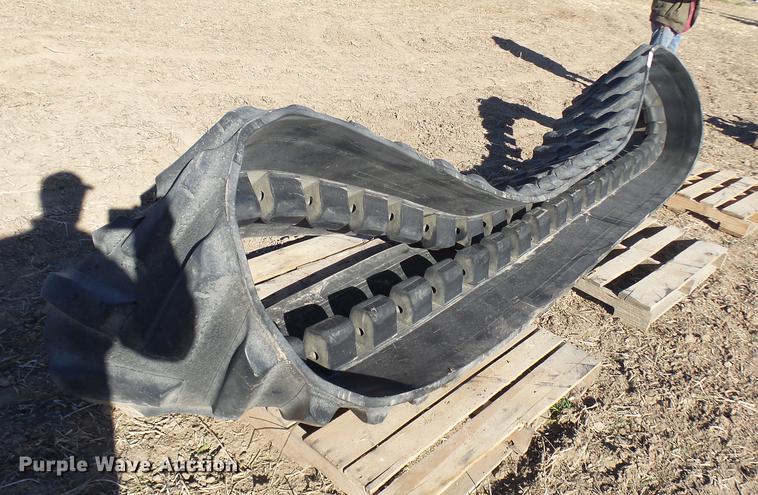 image for item DX9313 (2) Caterpillar Challenger MT700 series tracks