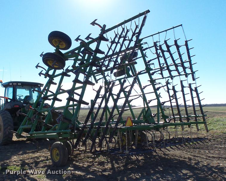 image for item DX9315 John Deere 960 field cultivator