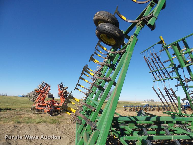 image for item DX9315 John Deere 960 field cultivator