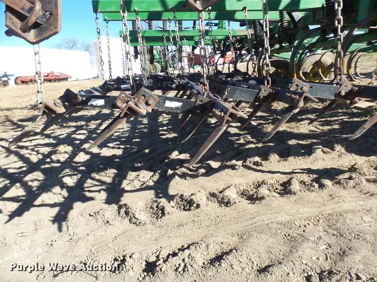 image for item DX9315 John Deere 960 field cultivator