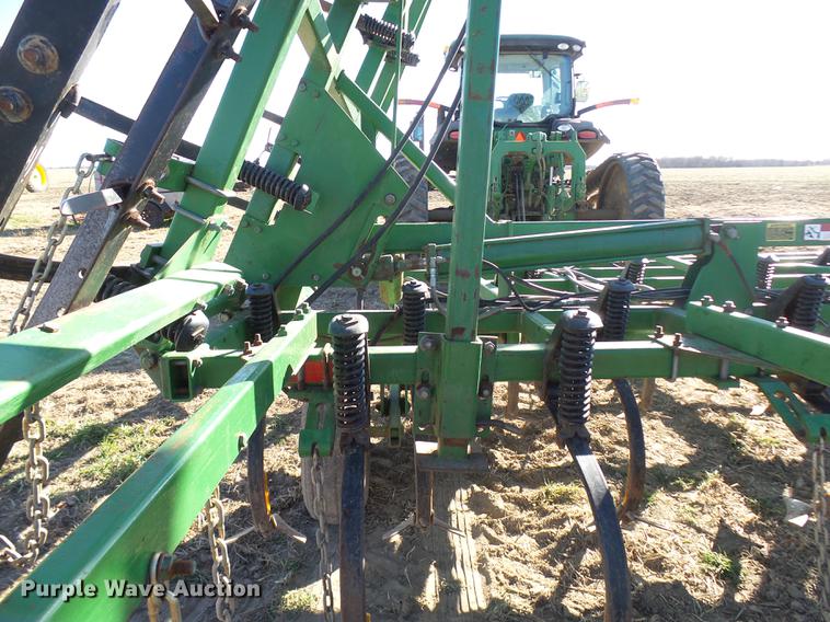 image for item DX9315 John Deere 960 field cultivator