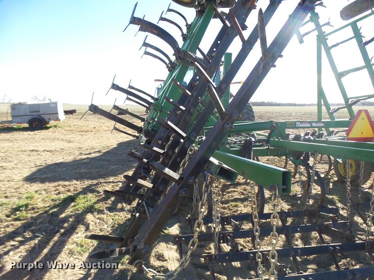 image for item DX9315 John Deere 960 field cultivator