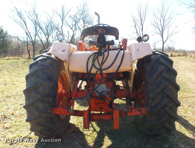 image for item DX9329 Case 930-931 tractor