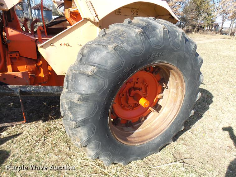 image for item DX9329 Case 930-931 tractor