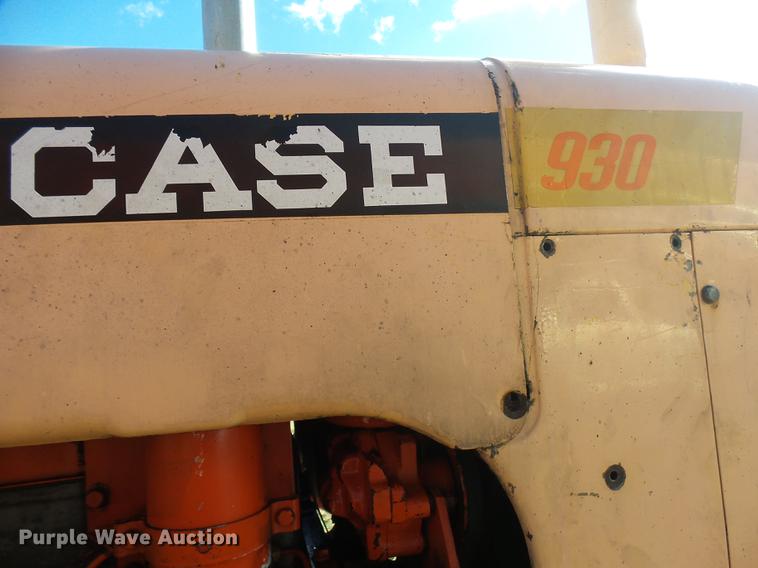 image for item DX9329 Case 930-931 tractor