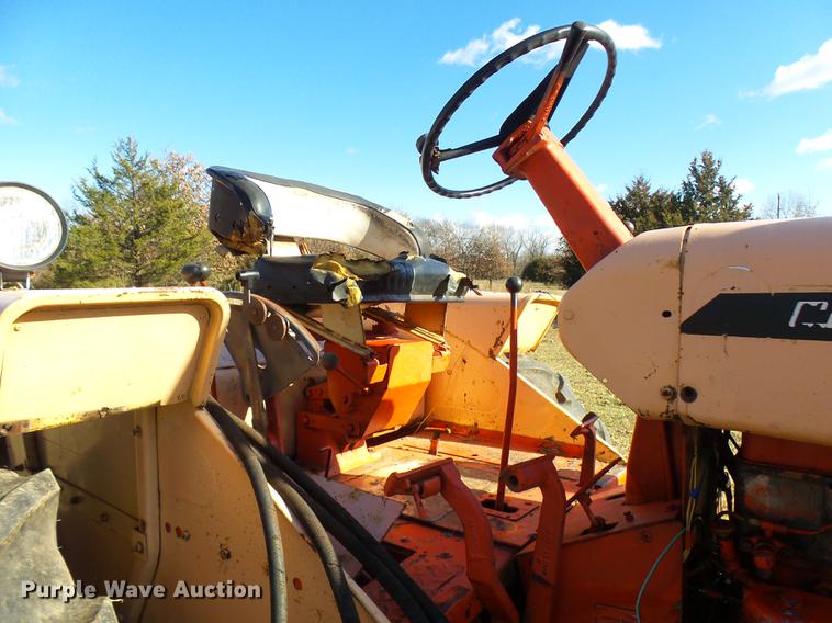 image for item DX9329 Case 930-931 tractor