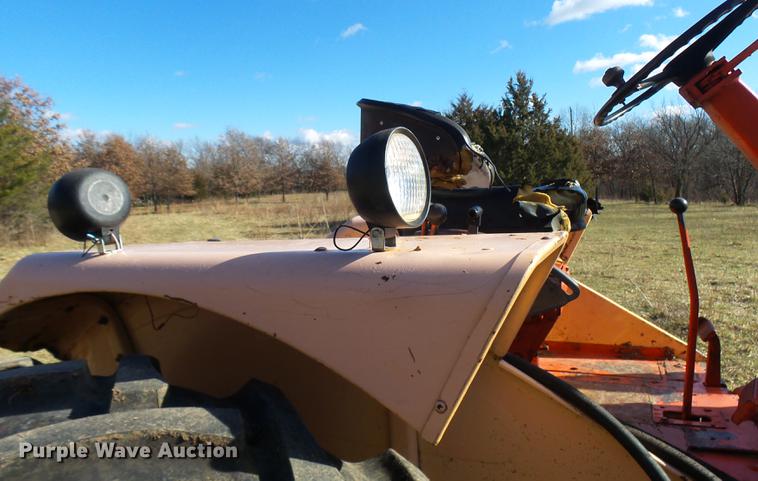 image for item DX9329 Case 930-931 tractor